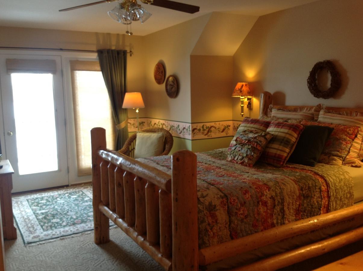 Blue Heron Inn Bed And Breakfast Рексберг Номер фото
