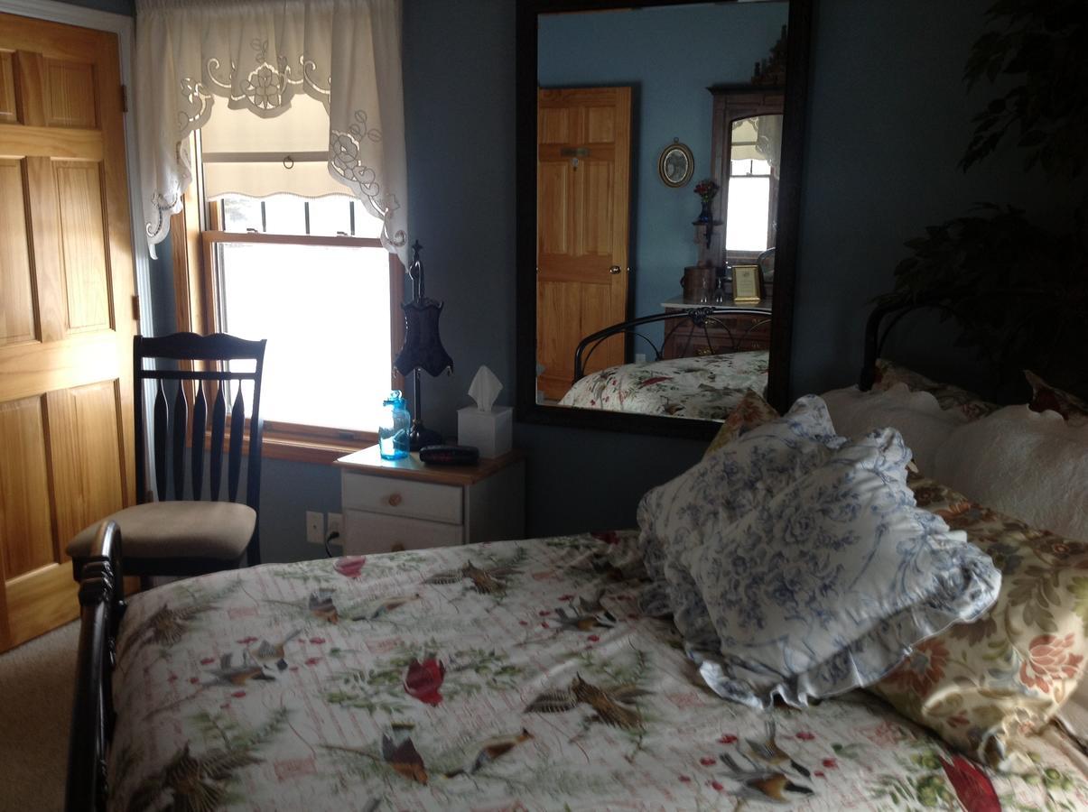 Blue Heron Inn Bed And Breakfast Рексберг Номер фото
